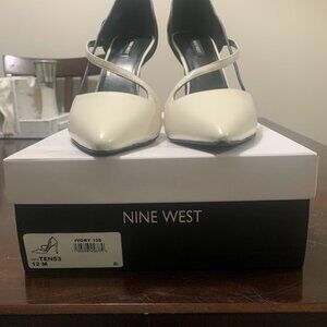 nine west tens size 12 ivory and black pumps